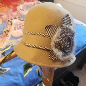 20's Style Bowler / Cloche Hat